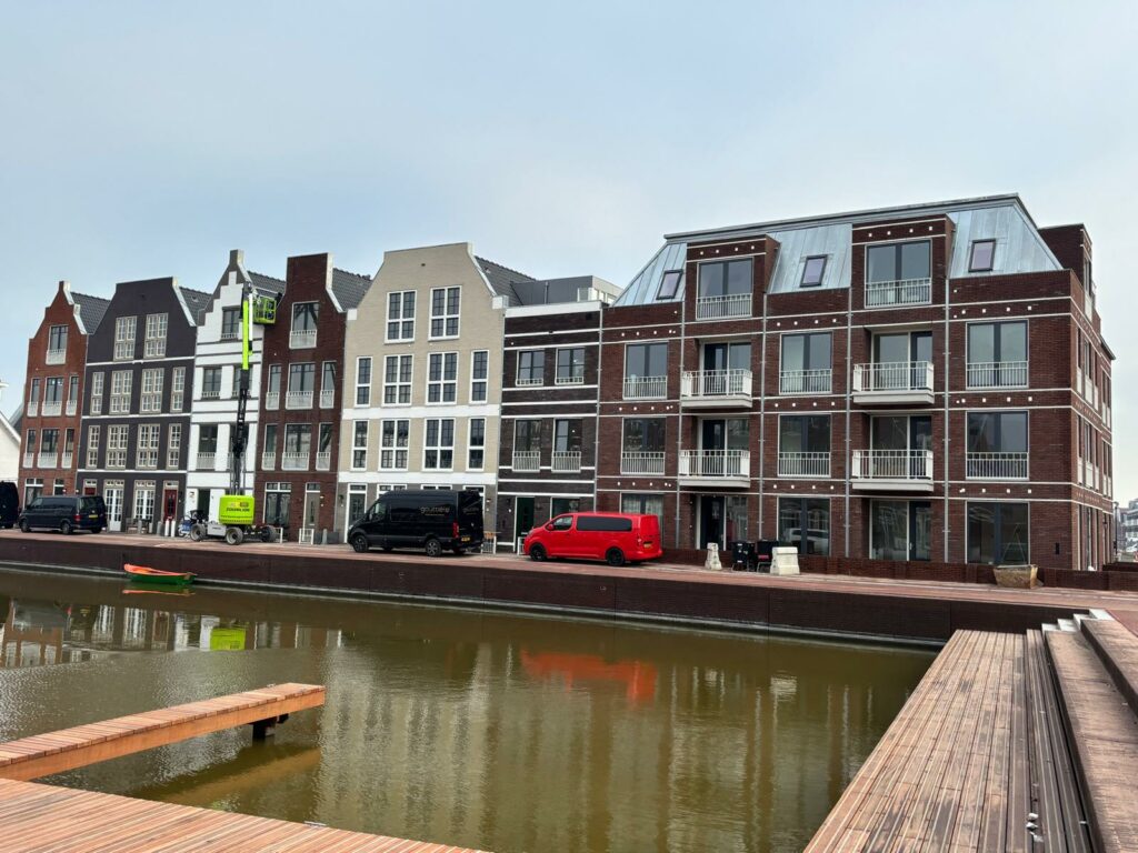 Project Weesp | Elshof Metaaldak is dé specialist in hoogwaardige metalen dak- en gevelbekleding